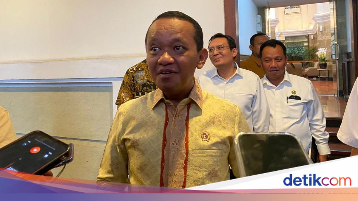 Bahlil Addresses Power Outages Due to Engine Trouble, Promises Rapid Restoration