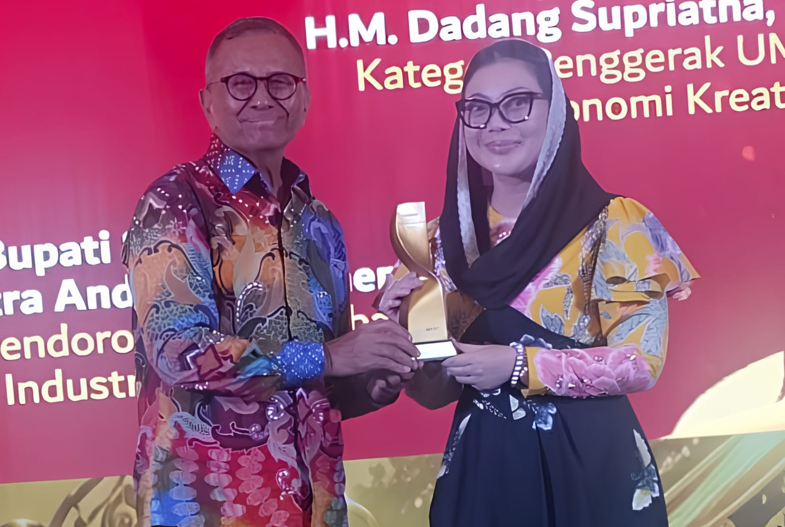 Brebes Regent Paramitha Wins Disway Top Regional Leader Award for Agricultural Leadership