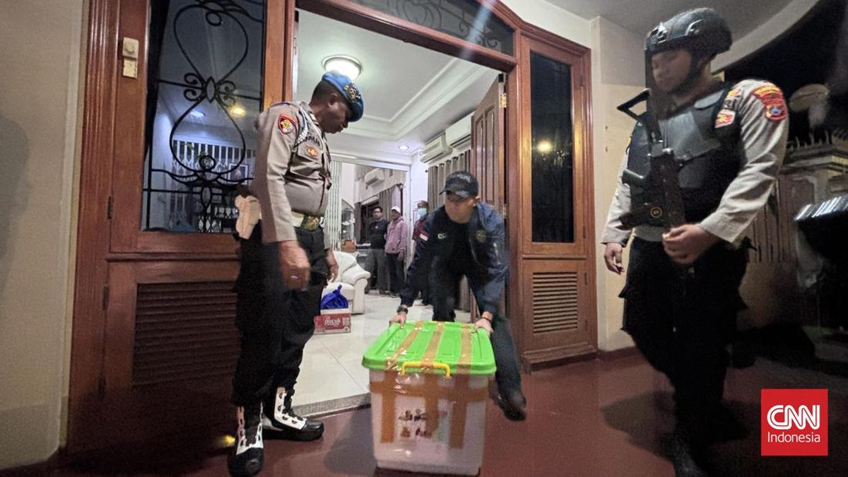 Police Seize Gold Refinery in Sidoarjo Over Illegal Mining and Money Laundering