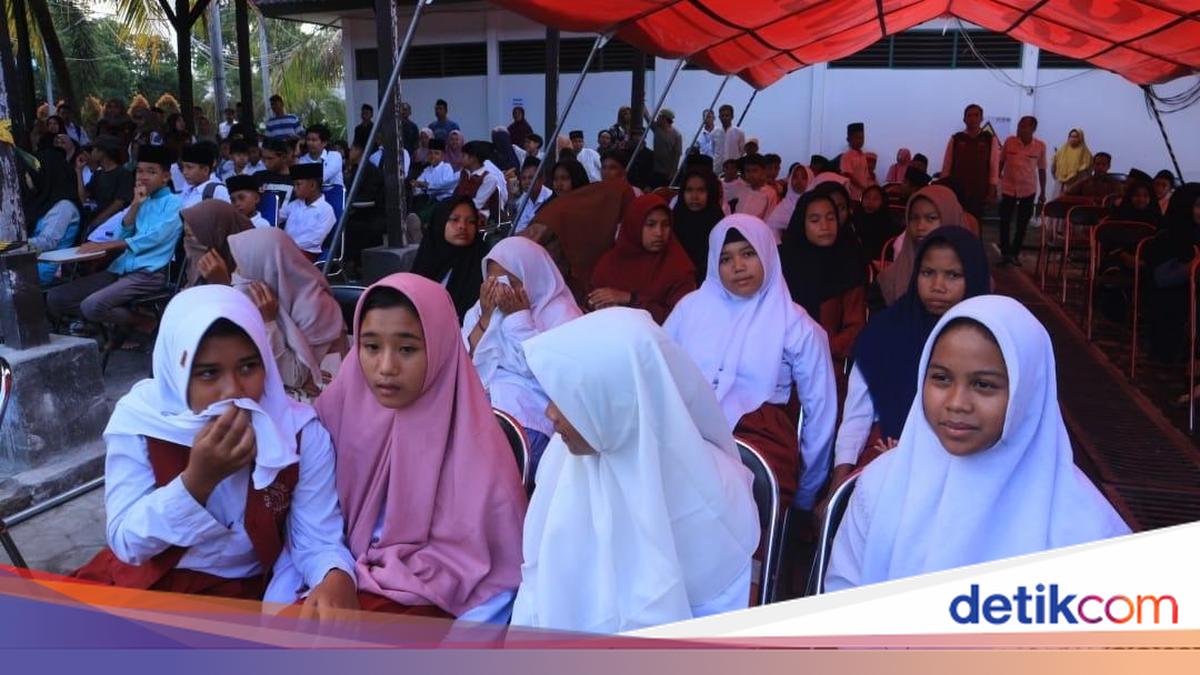 West Lombok 'Sekolah Rakyat' Intake Slashed to 60 Seats Amid Construction Delays