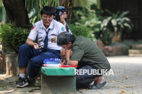 Final Day of School Selection Sees Surge in Registrations at SMAN 2 Indramayu
