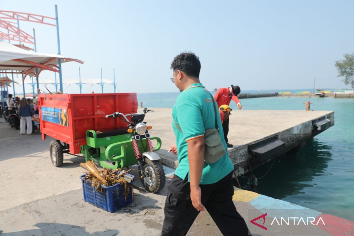 Seribu Islands Regency introduces new icons for waste management education
