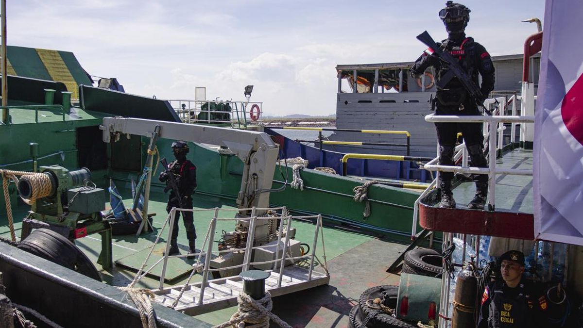 Six Crew Members Arrested After Drug Party on Fishing Vessel at Sea