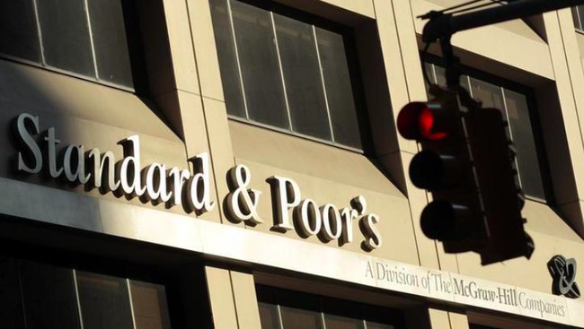 S&P Rating Prospects Amid Declining Investor Confidence