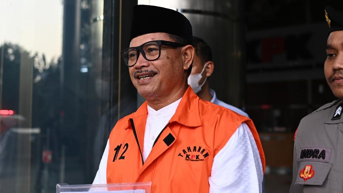 Inactive Madiun Mayor Maidi Charged with Accepting Rp10.7 Billion in Bribes