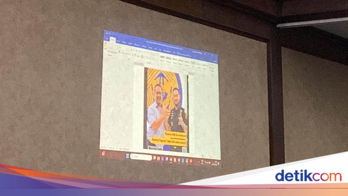 KPK Prosecutor Displays Photo of BPK Member Nyoman Adhi in Customs Bribery Trial