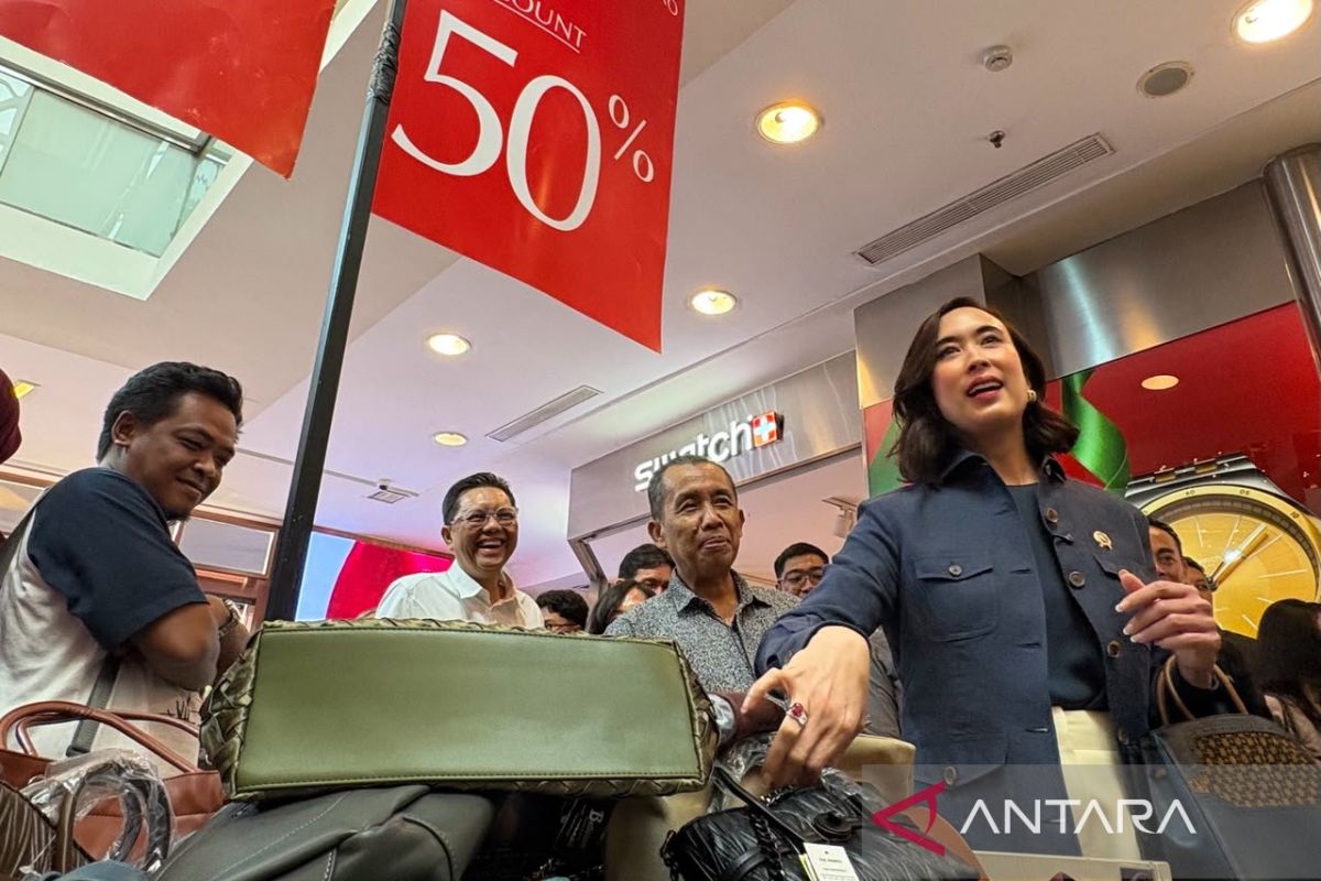 ICPI: Shopping Tourism Mapping Must Be Studied Based on Tourist Interests