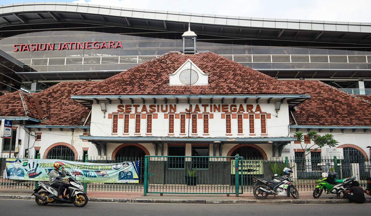 KAI Diverts Long-Distance Trains from Gambir to Jatinegara Station Amid Jakarta Protest