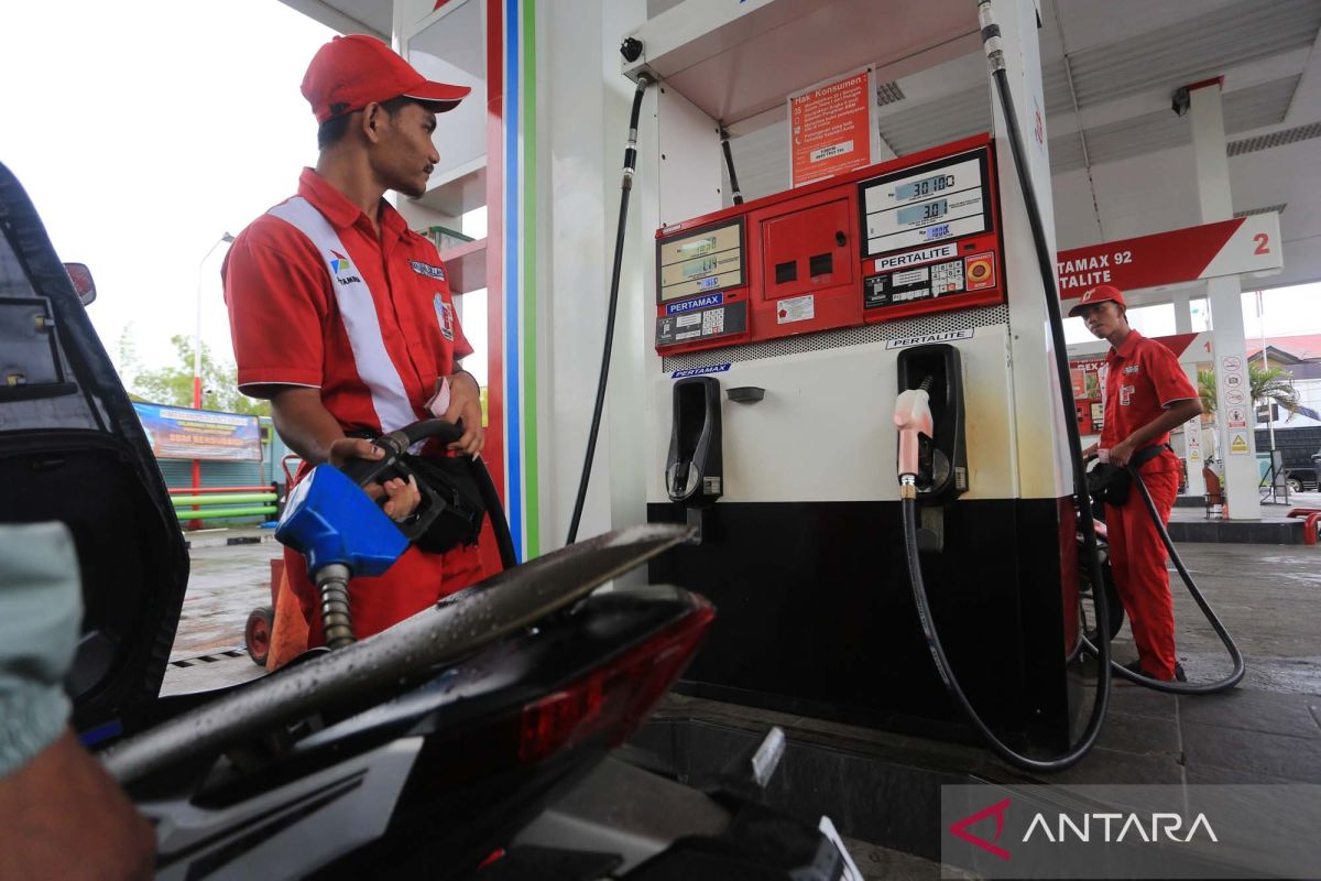 Pertamax price hike could trigger delay in non-essential spending, expert warns