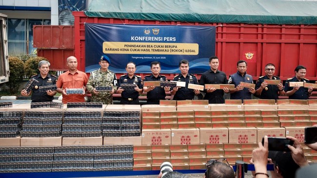 Customs Foils Circulation of 8.2 Million Illegal Cigarettes at Merak-Bakauheni