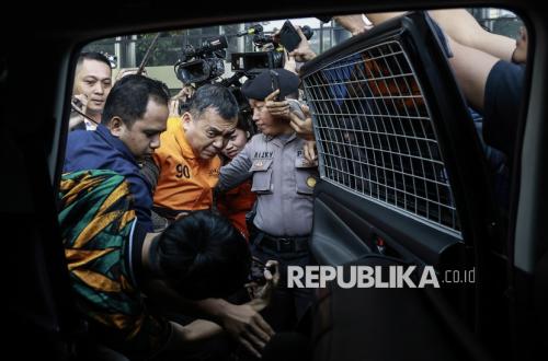 KPK Seizes Cash, Foreign Currency, and Luxury Vehicles from Silmy Karim's Residence
