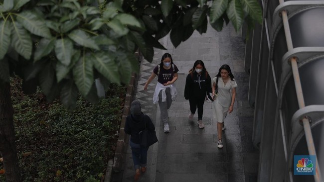World Bank Highlights Sharp Decline in Indonesia's Middle-Class Workers