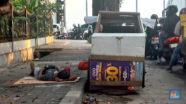 Rising Cost of Living Erodes Financial Resilience of Asian Households