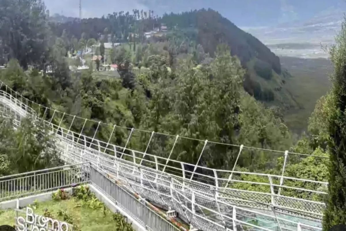 Bromo Glass Bridge Set to Open During End-of-June School Holidays