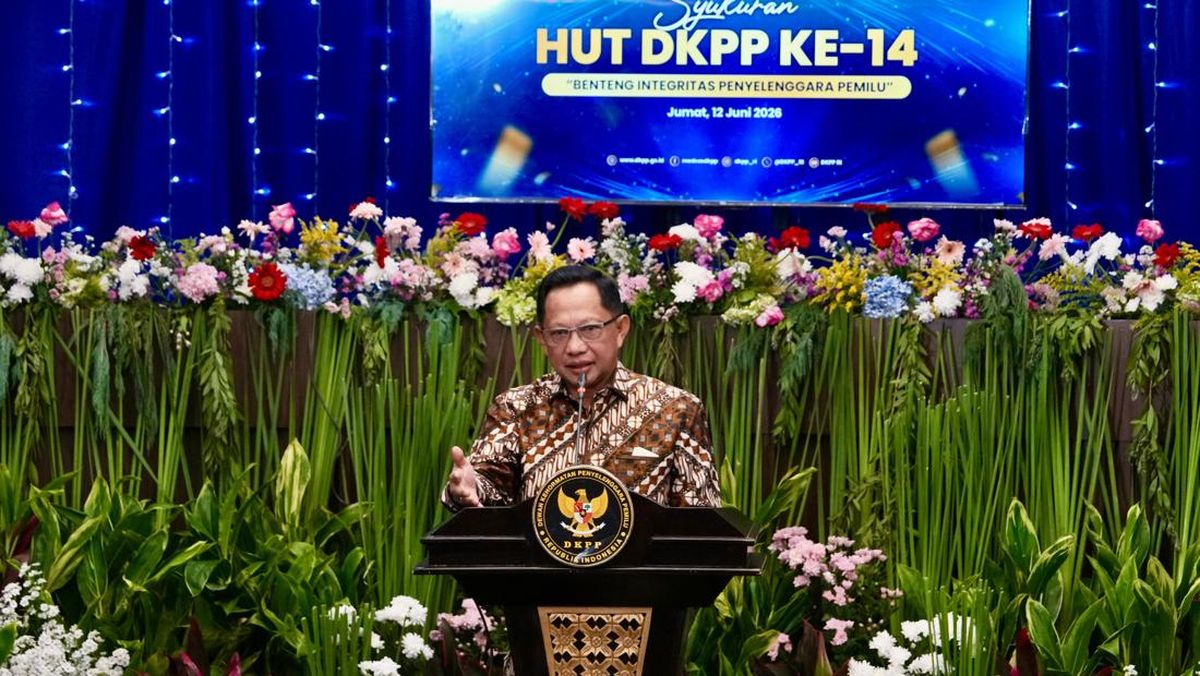 Home Minister Tito Urges DKPP to Enhance Integrity of Election Organisers