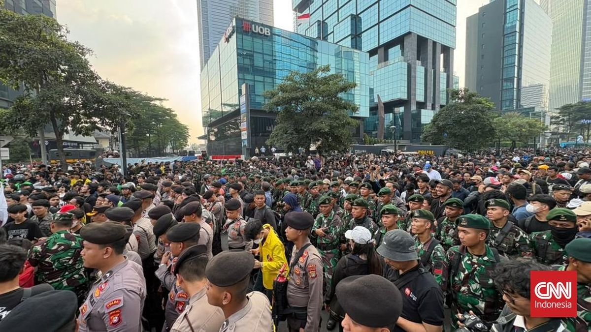Civil Coalition Protests TNI and Reserve Component Deployment Against Demonstrations, Police Respond