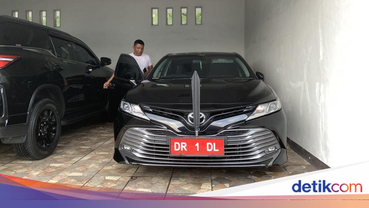 West Lombok Residents Can Borrow Bupati's Official Car for Traditional Wedding Processions