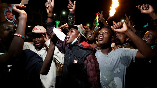 Senegal President Sacks Prime Minister Amid Spiralling Debt Crisis