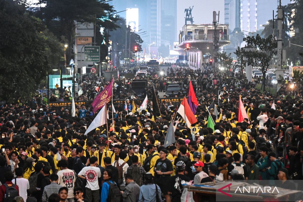 Jakarta Recap: Student Protest Ends Peacefully, Fire Engulfs Kalideres Warehouse