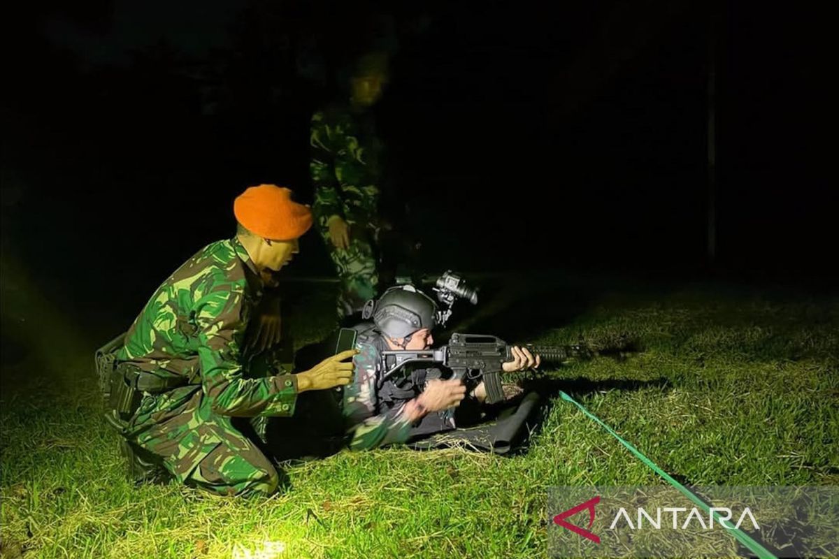 Korpasgat Sharpens Combat Skills Through Night Shooting Exercise