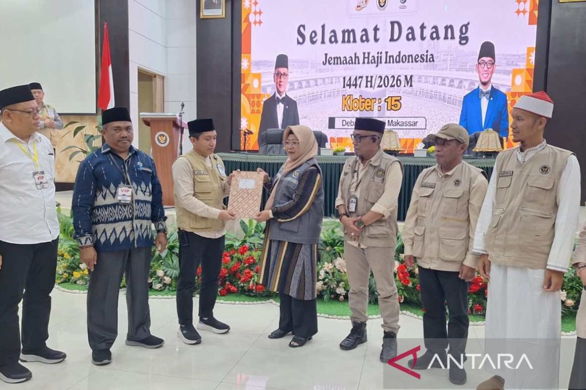 Hajj Pilgrims from North Maluku Arrive in Makassar Debarkation