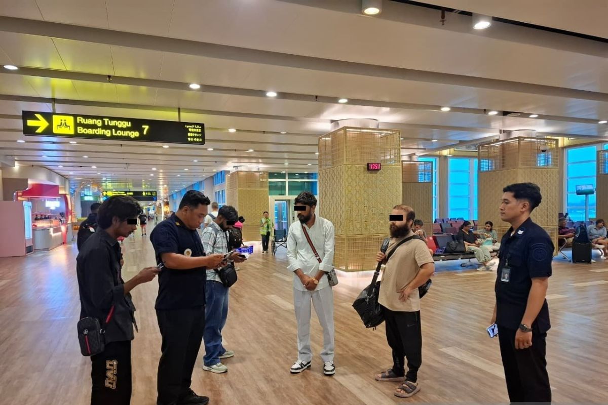 Denpasar Immigration Detention Centre Deports Six Foreign Nationals from Three Countries for Legal Violations