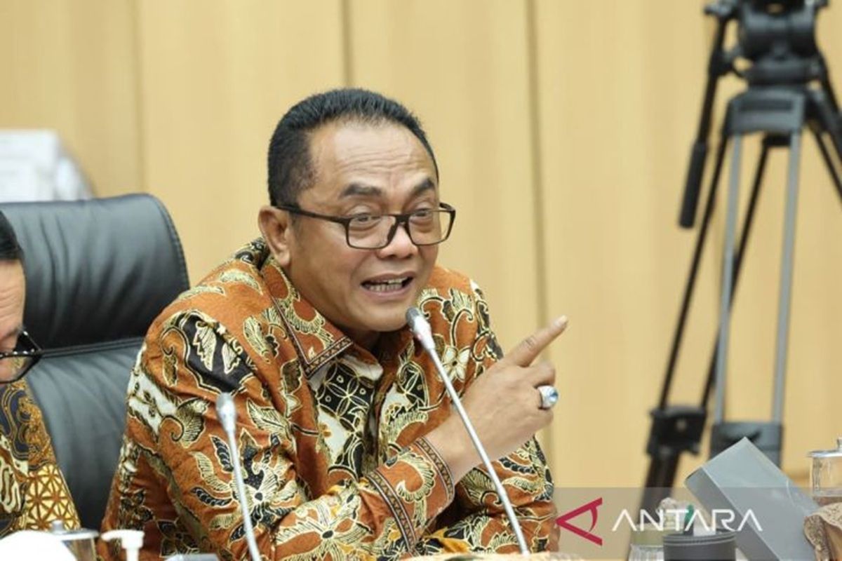 Lawmaker Urges Legal Certainty for Small-Scale Mining