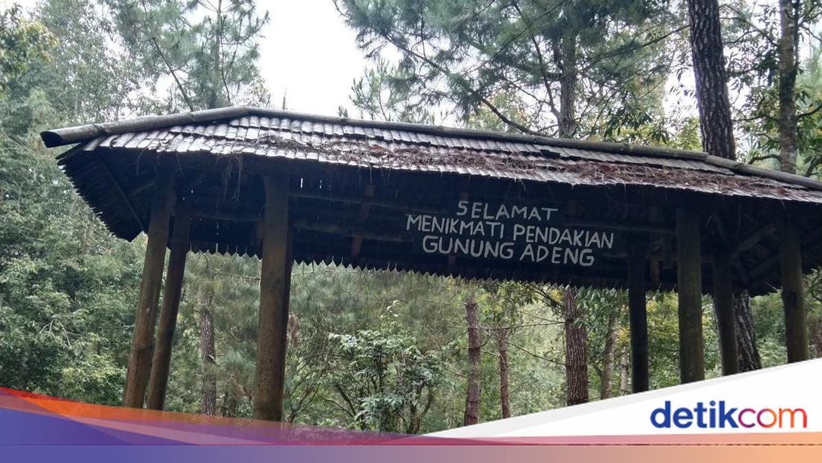 Mount Adeng Trekking Combines Natural Beauty and Spiritual Values