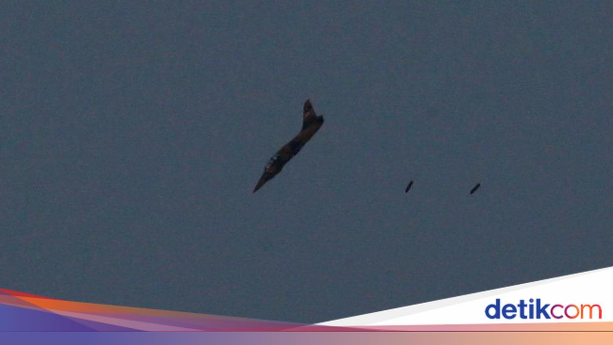 Israel Strikes Lebanon After Urging Residents to Evacuate