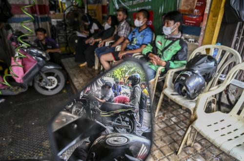 Workshop Owners and Consumers Lament 'Crazy' Oil Price Hikes