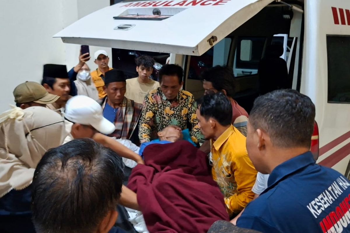 Seven Hajj Pilgrims from Bengkulu Still in the Holy Land