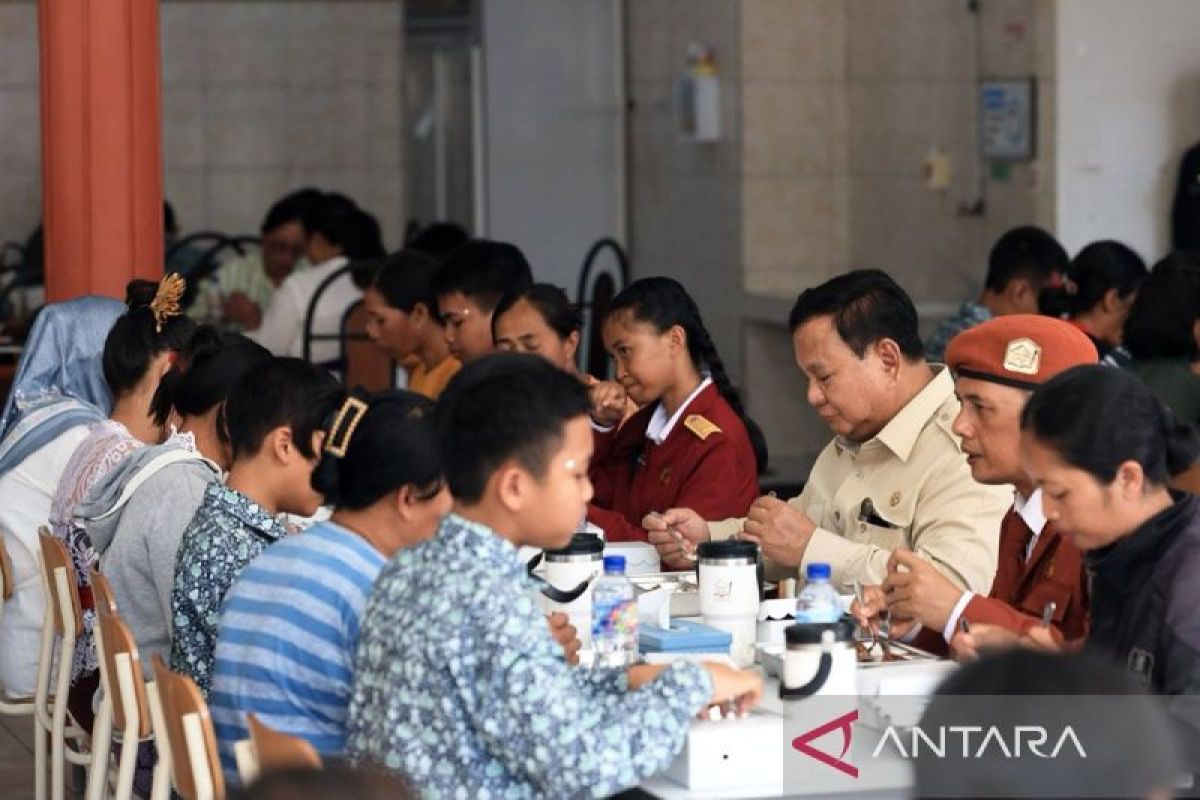 Indonesia's door-to-door free school program gives poor children hope