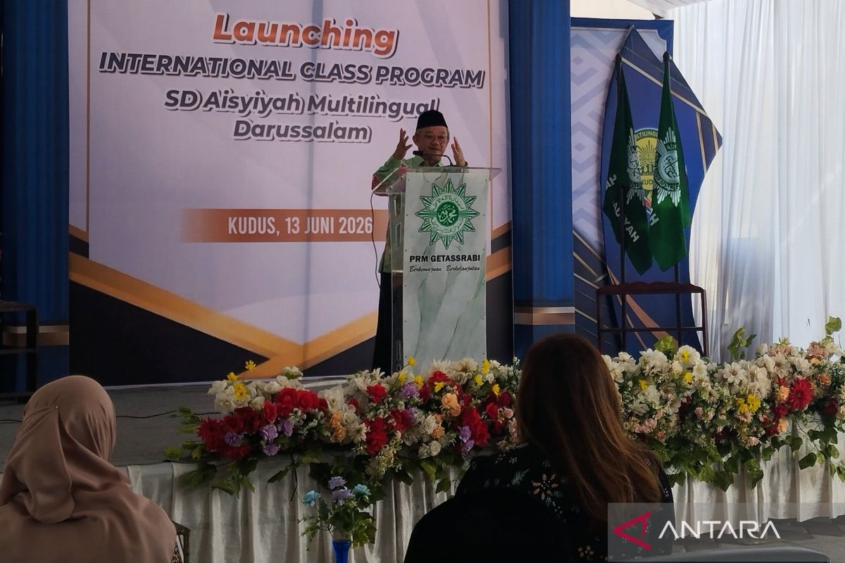 Minister: School canteens may be involved in free nutritious meal programme