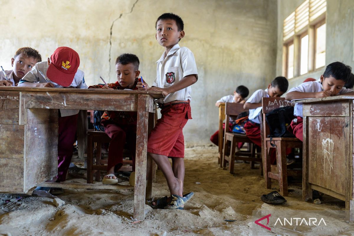 Indonesia to revamp 71,744 schools in 2026
