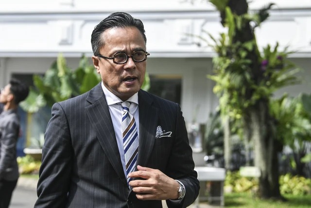 Dony Oskaria Asserts Danantara Differs from 1MDB, Investment Risks Separated from SOEs