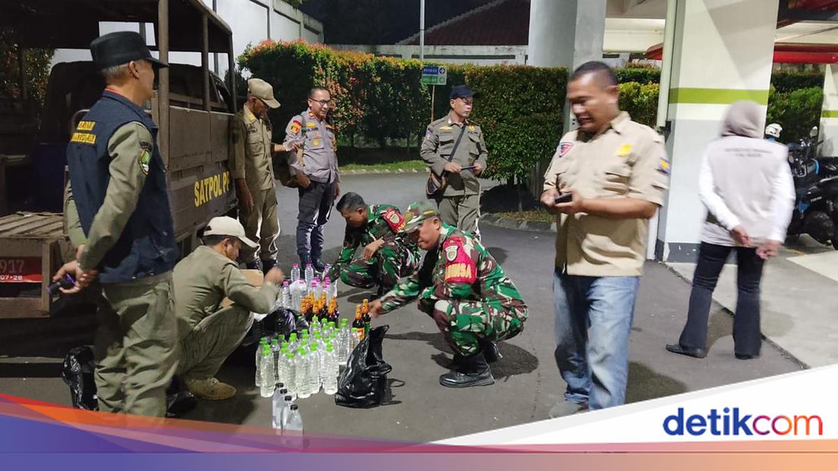 Liquor Stall Masquerading as Grocery Shop in Bogor Raided, 110 Bottles Confiscated