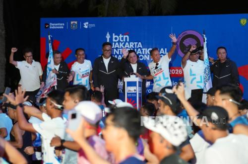 Minister Erick Thohir Flags Off 8,000 Runners at BTN Jakarta International Marathon 2026