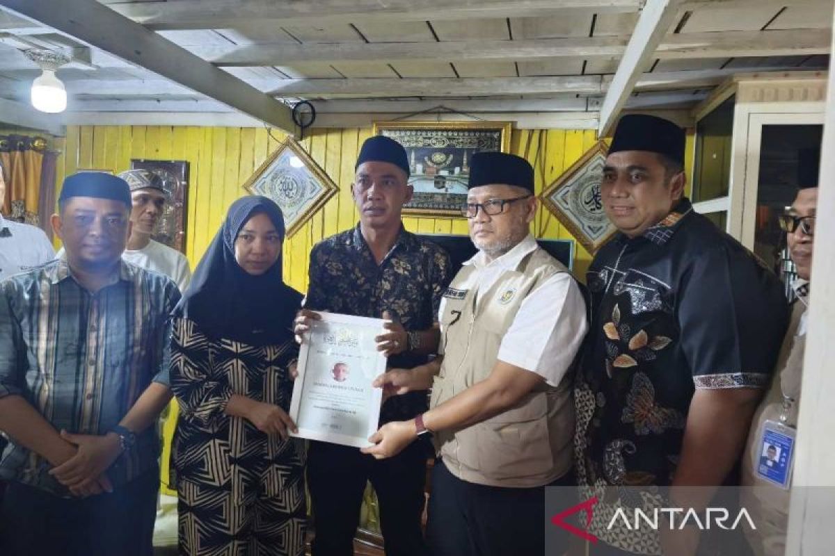 Haj Minister Visits Family of Maros Pilgrim Who Died in Holy Land