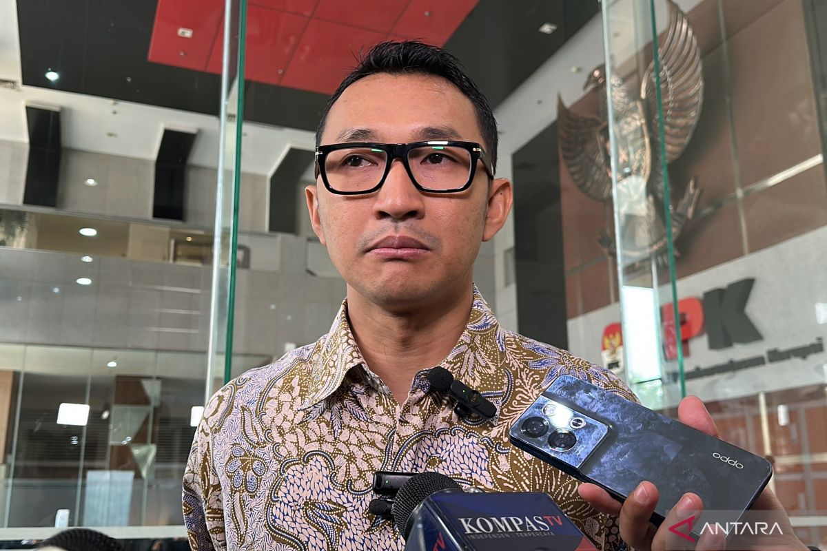 KPK Summons Former LRS President Director as Witness in Railway Project Bribery Case