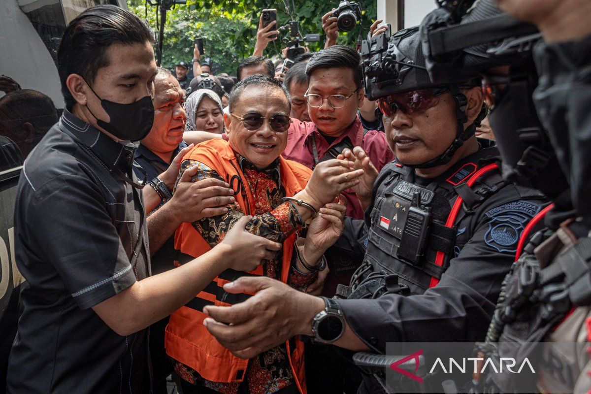 Suspended Pati Regent Sudewo Faces Trial for Bribery and Gratification in Semarang