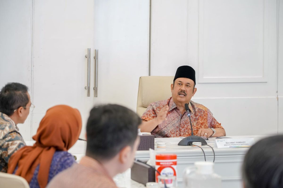 Bappenas Head Urges Bio Farma to Continue Producing WHO-Standard Vaccines