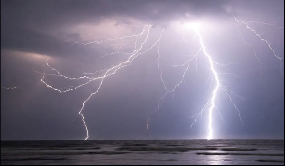 BMKG Batam Issues Thunderstorm Warning Until Early Morning