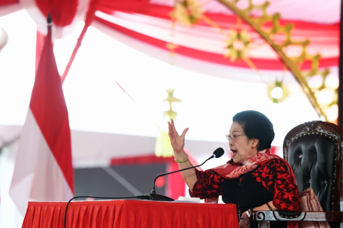 Megawati Discusses Good Relations with Prabowo and Food Prices