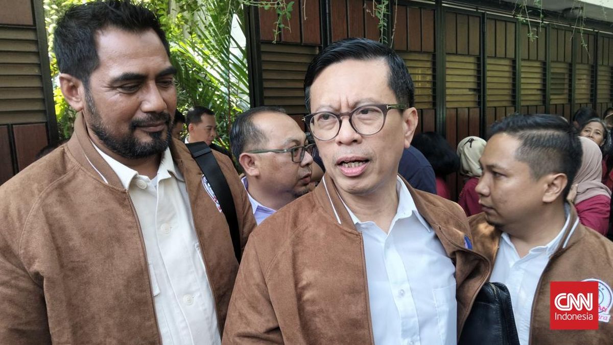 Gibran Volunteers Visit Solo, Reveal Jokowi's Message on Calls to Halt Free Nutritious Meals Programme