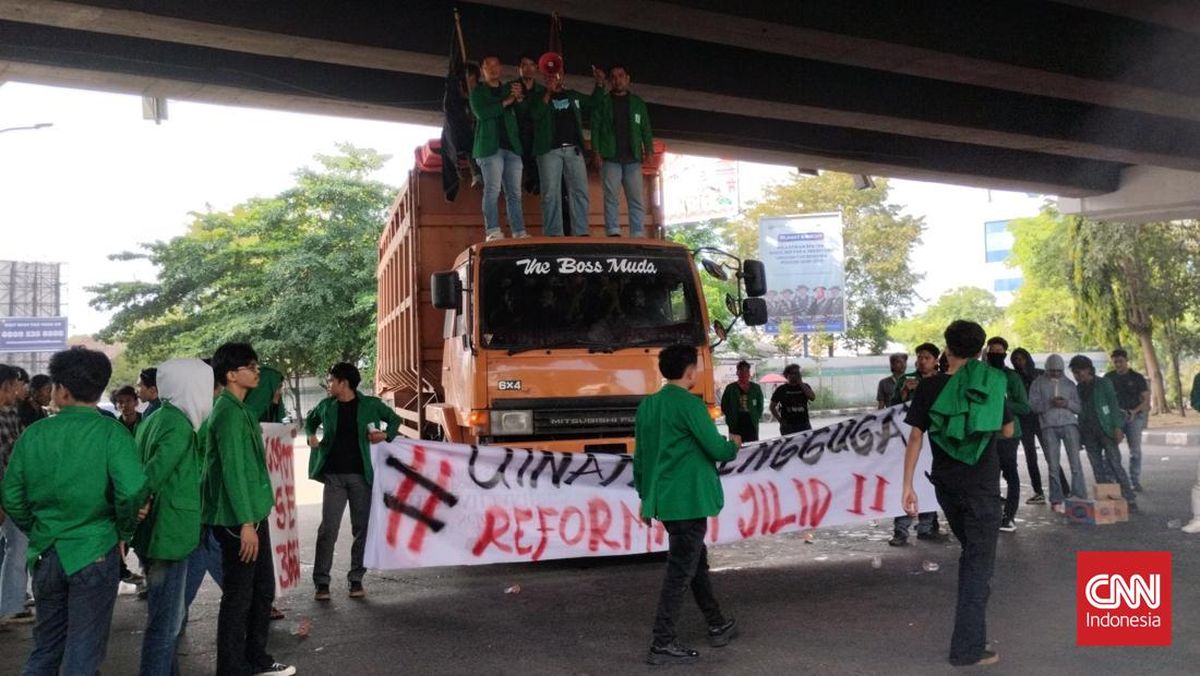 Makassar Students Protest, Demand MBG Transparency and Cabinet Restructuring
