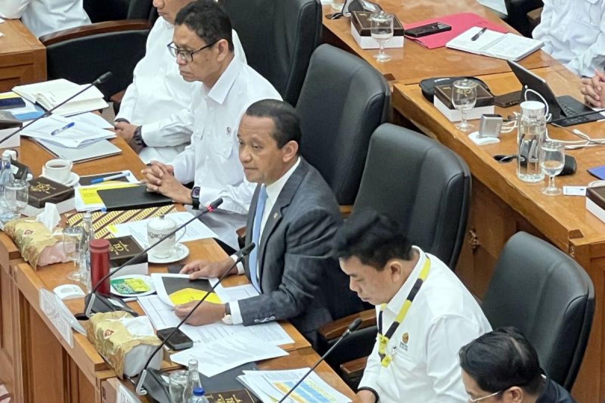 Bahlil Forms Coal Procurement Team to Address PLN's Supply Hurdles