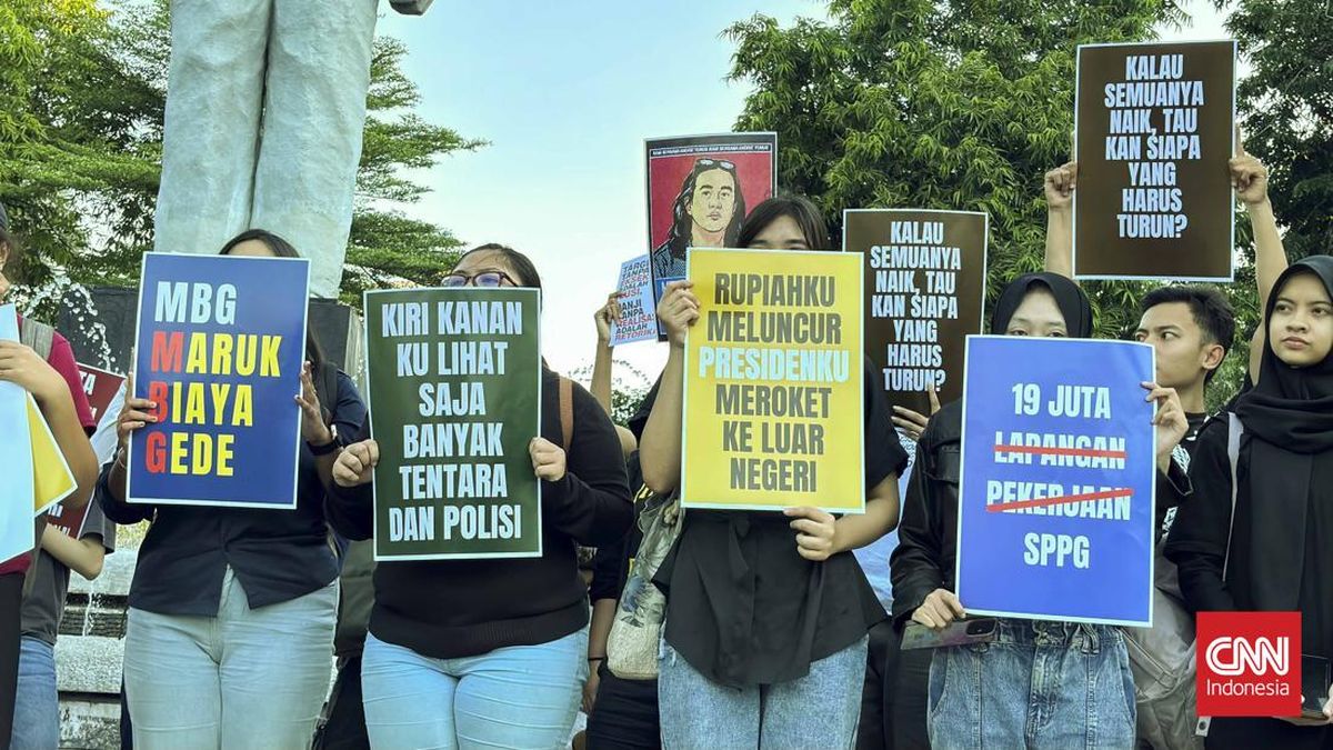 Surabaya Menggugat Alliance Protests, Voices Eight Demands