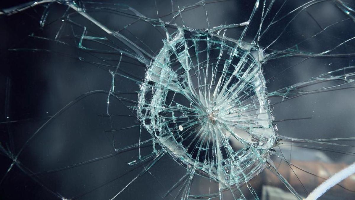 Police Arrest Two Suspects in IDR 520 Million Car Smash-and-Grab Theft