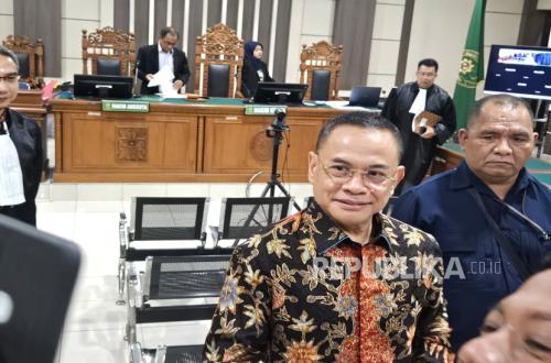 Sudewo Faces First Trial, Hundreds of Supporters Demand Former Pati Regent's Release