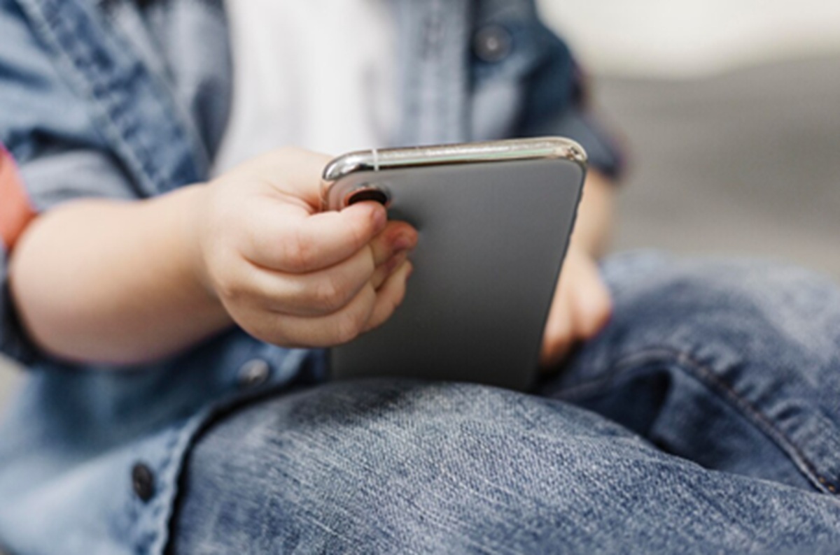 UK Officially Bans Under-16s from Social Media Starting Next Year